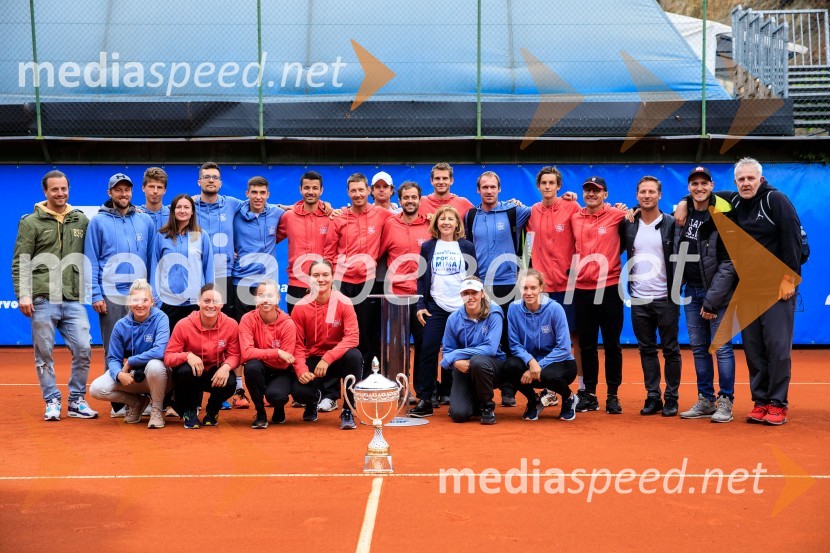  ... ;  Tom Kočevar Dešman, teniški igralec;  ... ;  Dalila Jakupović, teniška igralka;  Miha Mlakar, kapetan zahoda;  Tamara  Zidanšek, teniška igralka;  Matic Dimic, teniški igralec;  Pia Čuk, teniška igralka;  Mike Urbanija, teniški igralec;  Živa Falkner, teniška igralka;  Robi  Cokan, kapetan vzhoda;  Nik  Razboršek, teniški igralec;  Blaž  Rola, teniški igralec;  Mima  Jaušovec, nekdanja slovenska tenisačica;  Kaja Jaušovec;  Grega Žemlja, teniški igralec;  ... ;  Bor Artnak, teniški igralec;  ... ;  ... ;  ... ;  ... Blaž Rola in Bor Artnak, zmagovalca pokala Mime Jaušovec