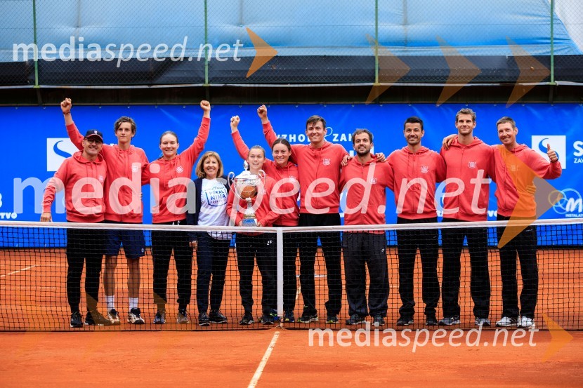  ... ;  Bor Artnak, teniški igralec;  Živa Falkner, teniška igralka;  Mima  Jaušovec, nekdanja slovenska tenisačica;  Pia Čuk, teniška igralka;  Tamara  Zidanšek, teniška igralka;  Blaž  Vidovič, teniški igralec;  Nik  Razboršek, teniški igralec;  Mike Urbanija, teniški igralec;  Blaž  Rola, teniški igralec;  Robi  Cokan, kapetan vzhodaBlaž Rola in Bor Artnak, zmagovalca pokala Mime Jaušovec
