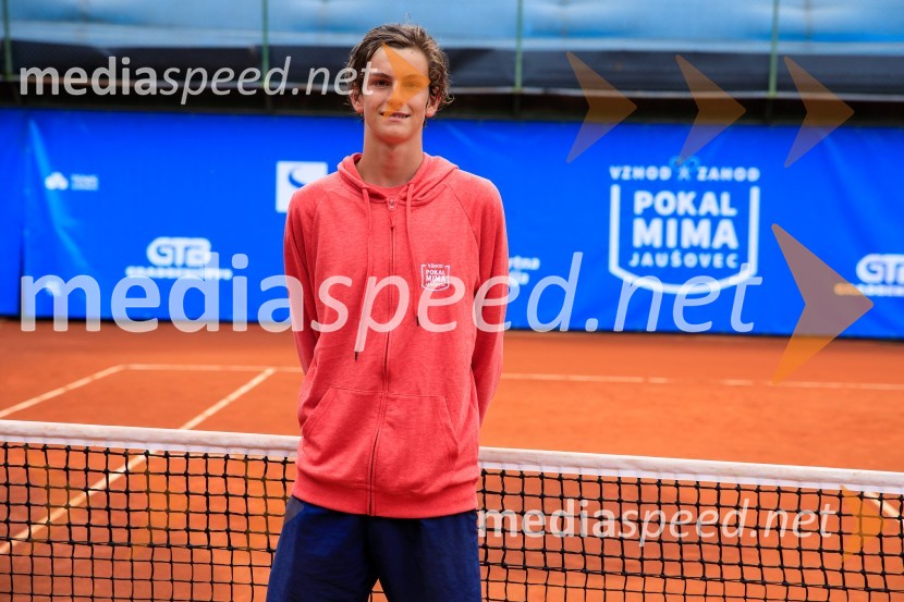  Bor Artnak, teniški igralecBlaž Rola in Bor Artnak, zmagovalca pokala Mime Jaušovec