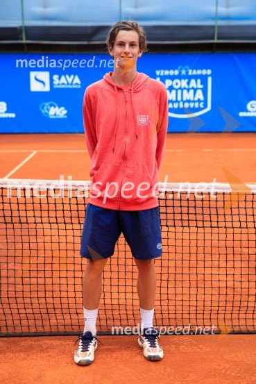  Bor Artnak, teniški igralecBlaž Rola in Bor Artnak, zmagovalca pokala Mime Jaušovec