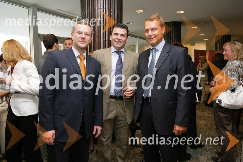 ..., ... in dr. Andrej Vizjak, direktor A.T. KearneyPredstavitev knjige Branka Žibreta: Strateška nabava in okrogla miza: Kako kupiti ceneje in več znanja