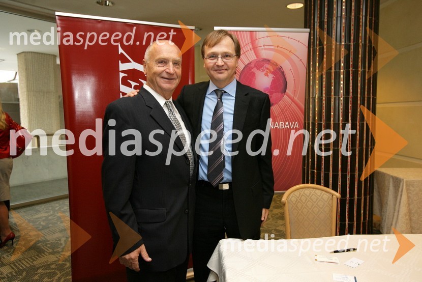 ... in Branko Žibret, partner A.T. Kearney in avtor knjige Strateška nabavaPredstavitev knjige Branka Žibreta: Strateška nabava in okrogla miza: Kako kupiti ceneje in več znanja