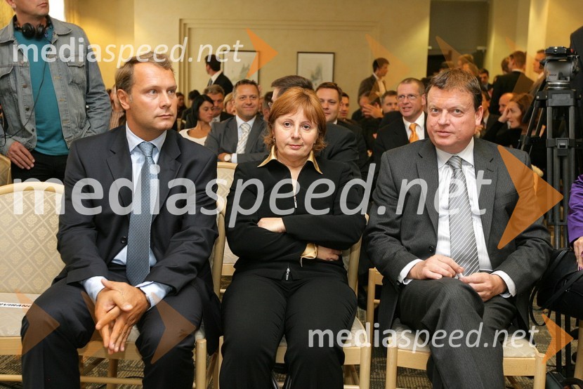 Dr. Andrej Vizjak, direktor A.T. Kearney, Tatjana Fink, glavna direktorica podjetja Trimo d.d. in Boško Šrot, direktor Pivovarne LaškoPredstavitev knjige Branka Žibreta: Strateška nabava in okrogla miza: Kako kupiti ceneje in več znanja