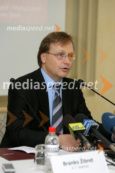 Branko Žibret, partner A.T. Kearney in avtor knjige Strateška nabavaPredstavitev knjige Branka Žibreta: Strateška nabava in okrogla miza: Kako kupiti ceneje in več znanja