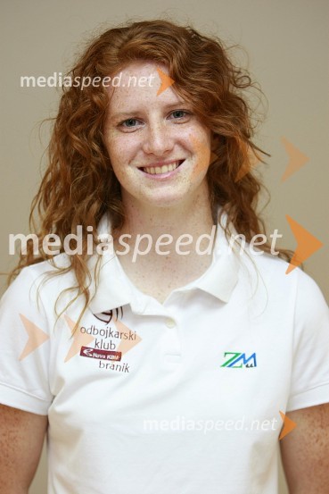 Angelina Ajnihar, igralka ženskega odbojkarskega kluba NKBM BranikOdbojkarski klub NKBM Branik, sezona 2008/2009