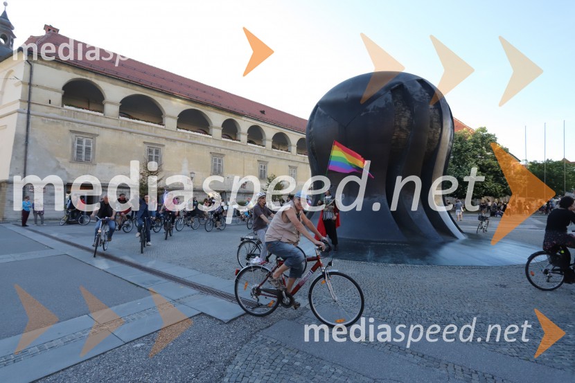  Miha Kacafura, fotografProtest v Mariboru