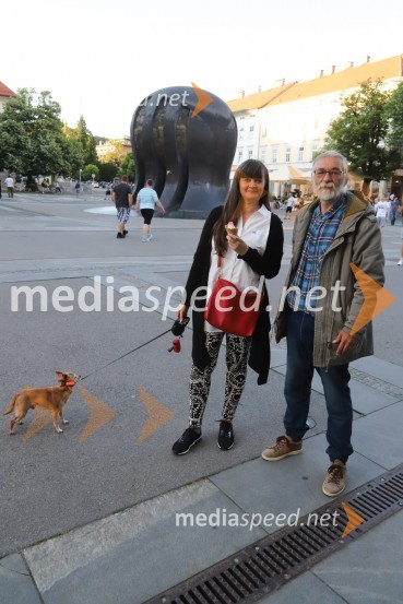  Jasmina  Granduč, slikarka;  Boris ŠinkovičProtest v Mariboru