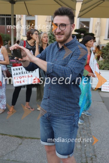  Miha Dajčman, novinar, VečerProtest v Mariboru