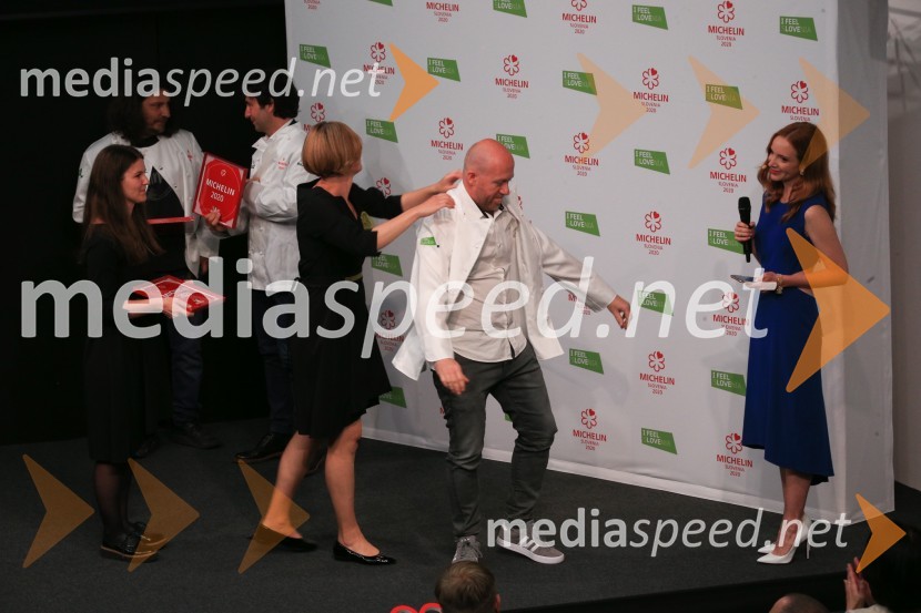  ... ;  ... ;  Uroš Štefelin, kuharski mojster, Villa Podvin;  Mojca Mavec, voditeljicaRazglasitev Michelinovih zvezdic v Sloveniji