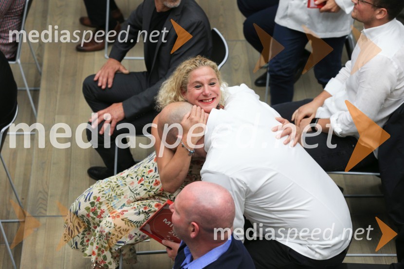  Uroš Štefelin, kuharski mojster, Villa Podvin;  Ana Roš Stojan, kuharska mojstrica in najboljša chefinja na svetu po izboru akademije The World's 50 Best Restaurants ter direktorica Hiše FrankoRazglasitev Michelinovih zvezdic v Sloveniji