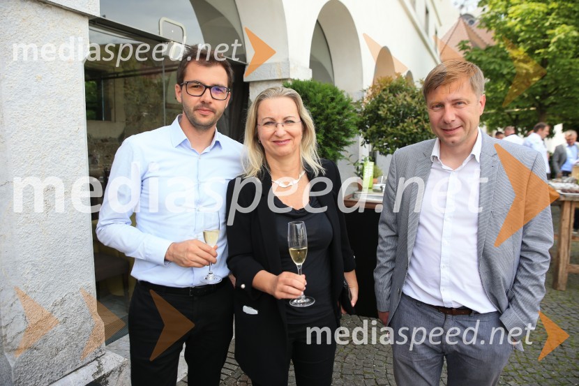  ... ;  Urša Cvilak, odgovorna urednica, revija Pet zvezdic;  ... Razglasitev Michelinovih zvezdic v Sloveniji