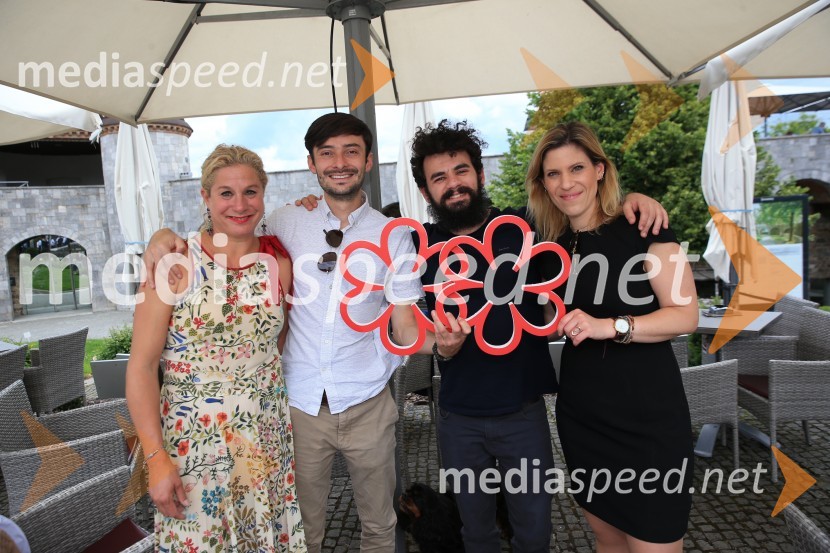  Ana Roš Stojan, kuharska mojstrica in najboljša chefinja na svetu po izboru akademije The World's 50 Best Restaurants ter direktorica Hiše Franko;  ... ;  ... ;  ... Razglasitev Michelinovih zvezdic v Sloveniji