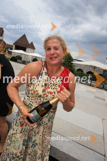  Ana Roš Stojan, kuharska mojstrica in najboljša chefinja na svetu po izboru akademije The World's 50 Best Restaurants ter direktorica Hiše FrankoRazglasitev Michelinovih zvezdic v Sloveniji