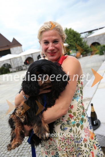  Ana Roš Stojan, kuharska mojstrica in najboljša chefinja na svetu po izboru akademije The World's 50 Best Restaurants ter direktorica Hiše FrankoRazglasitev Michelinovih zvezdic v Sloveniji