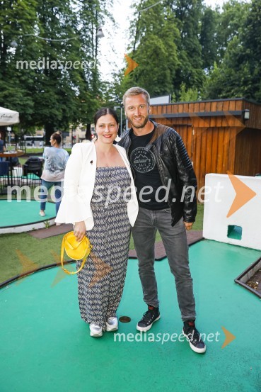  Nuška Drašček, pevka;  Denis Avdić, voditeljGeneracija ples, premiera kratkega filma