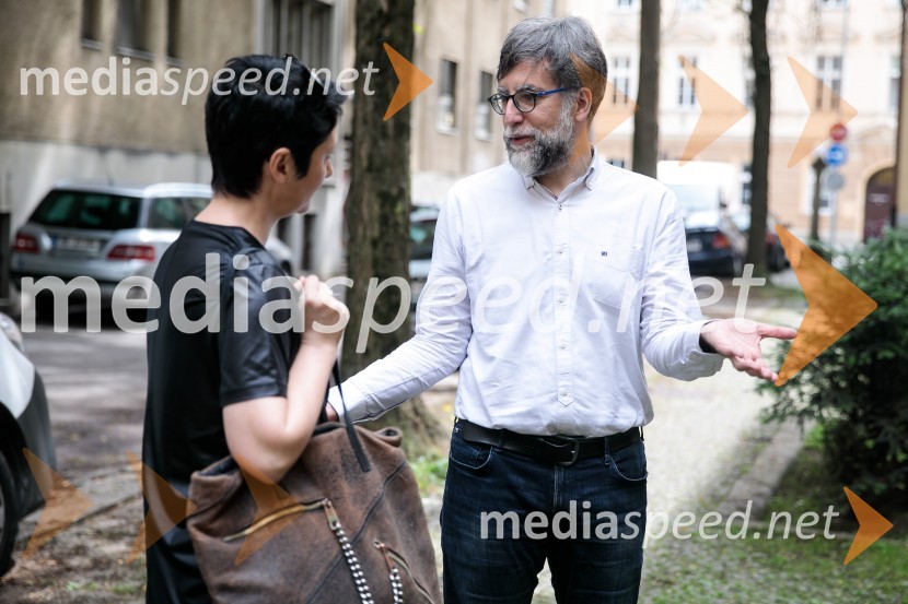  ... ;  Ivan  Medenica, gledališki kritik, umetniški direktor festivala BITEFNovinarska konferenca ob razgrnitvi programa 54. festivala BITEF in podelitvi festivalskih nagrad