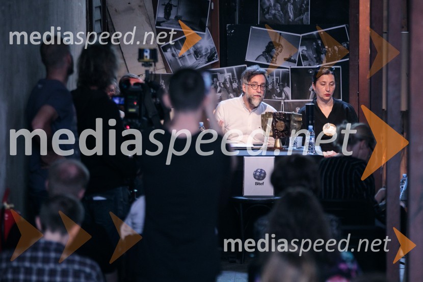  Ivan  Medenica, gledališki kritik, umetniški direktor festivala BITEF;  ... Novinarska konferenca ob razgrnitvi programa 54. festivala BITEF in podelitvi festivalskih nagrad