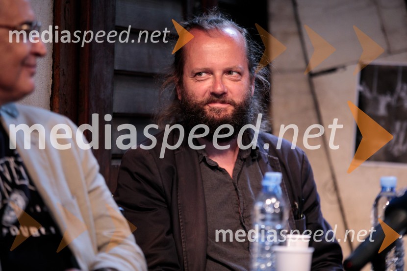  Sebastijan  Horvat, režiserNovinarska konferenca ob razgrnitvi programa 54. festivala BITEF in podelitvi festivalskih nagrad