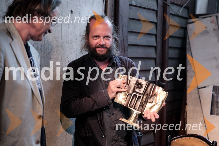   Igor  Samobor, igralec, ravnatelj SNG Drama Ljubljana;  Sebastijan  Horvat, režiserNovinarska konferenca ob razgrnitvi programa 54. festivala BITEF in podelitvi festivalskih nagrad