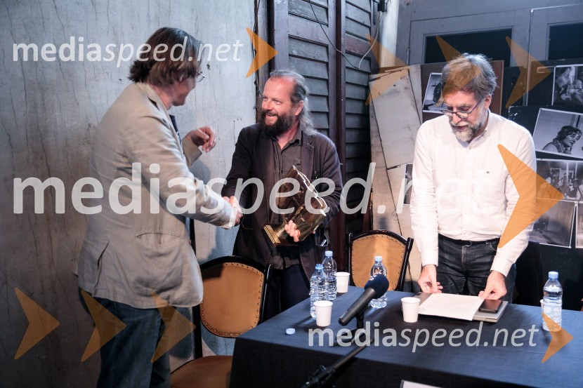   Igor  Samobor, igralec, ravnatelj SNG Drama Ljubljana;  Sebastijan  Horvat, režiser;  Ivan  Medenica, gledališki kritik, umetniški direktor festivala BITEFNovinarska konferenca ob razgrnitvi programa 54. festivala BITEF in podelitvi festivalskih nagrad