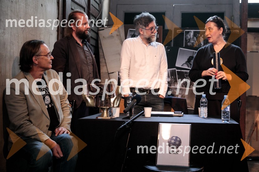   Igor  Samobor, igralec, ravnatelj SNG Drama Ljubljana;  Sebastijan  Horvat, režiser;  Ivan  Medenica, gledališki kritik, umetniški direktor festivala BITEF;  ... Novinarska konferenca ob razgrnitvi programa 54. festivala BITEF in podelitvi festivalskih nagrad