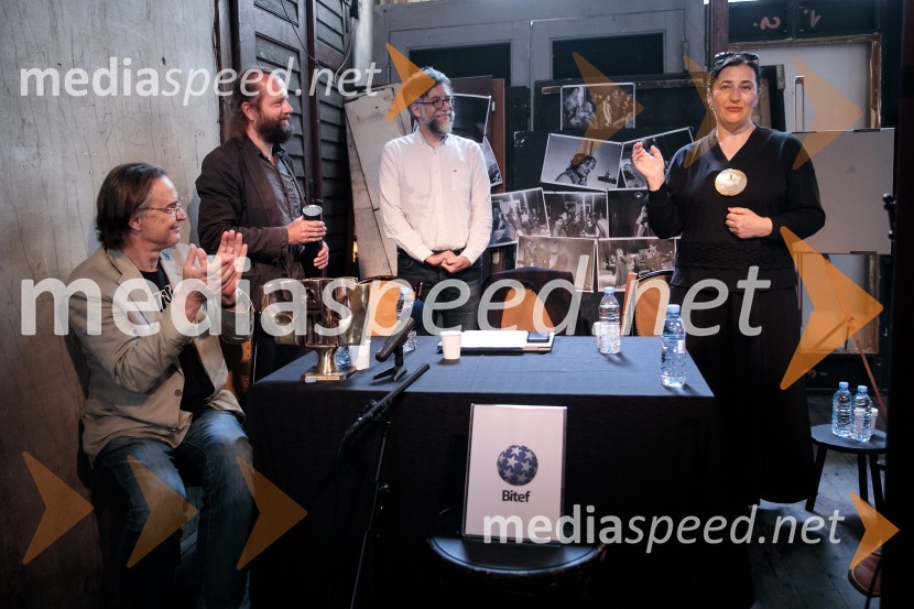   Igor  Samobor, igralec, ravnatelj SNG Drama Ljubljana;  Sebastijan  Horvat, režiser;  Ivan  Medenica, gledališki kritik, umetniški direktor festivala BITEF;  ... Novinarska konferenca ob razgrnitvi programa 54. festivala BITEF in podelitvi festivalskih nagrad