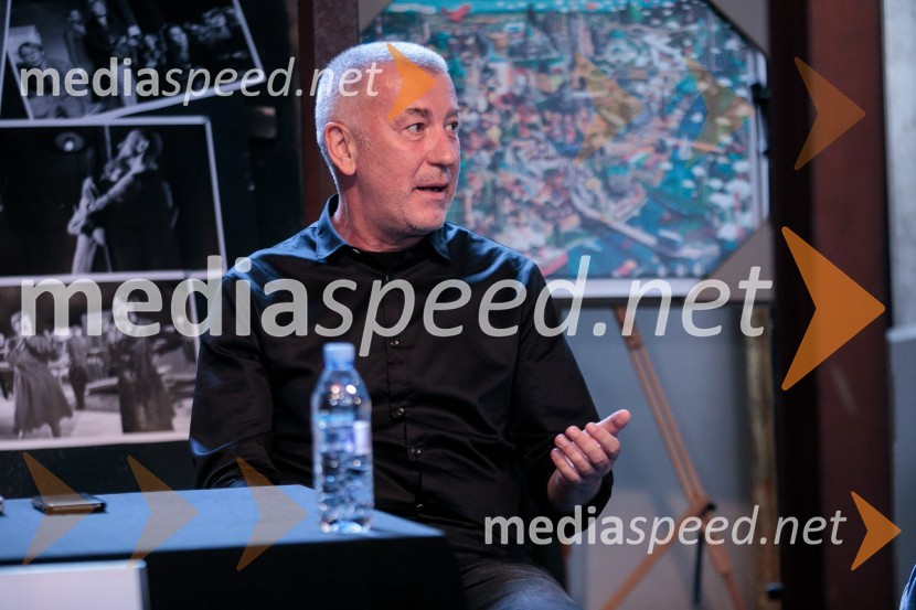  Ivica Buljan, režiserNovinarska konferenca ob razgrnitvi programa 54. festivala BITEF in podelitvi festivalskih nagrad