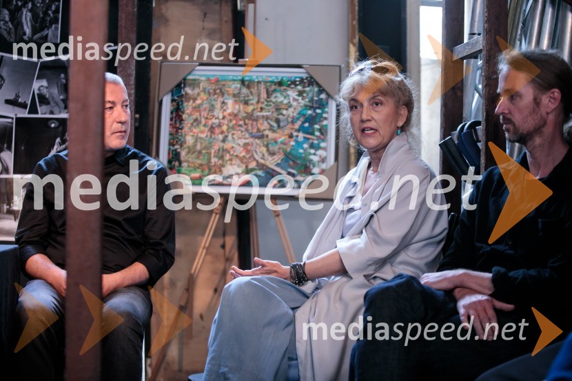  Ivica Buljan, režiser;  Barbara Hieng Samobor, direktorica in umetniška vodja MGL;  ... Novinarska konferenca ob razgrnitvi programa 54. festivala BITEF in podelitvi festivalskih nagrad