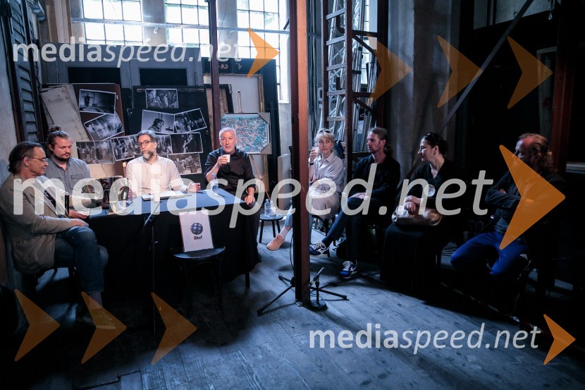   Igor  Samobor, igralec, ravnatelj SNG Drama Ljubljana;  Žiga  Divjak, režiser;  Ivan  Medenica, gledališki kritik, umetniški direktor festivala BITEF;  Ivica Buljan, režiser;  Barbara Hieng Samobor, direktorica in umetniška vodja MGL;  ... ;  ... ;  ... Novinarska konferenca ob razgrnitvi programa 54. festivala BITEF in podelitvi festivalskih nagrad