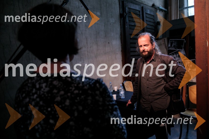  ... ;  Sebastijan  Horvat, režiserNovinarska konferenca ob razgrnitvi programa 54. festivala BITEF in podelitvi festivalskih nagrad