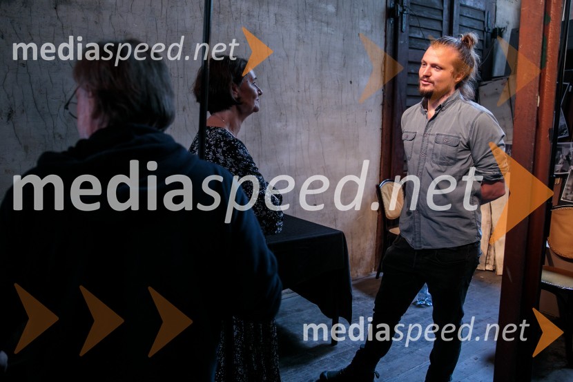  ... ;  ... ;  Žiga  Divjak, režiserNovinarska konferenca ob razgrnitvi programa 54. festivala BITEF in podelitvi festivalskih nagrad