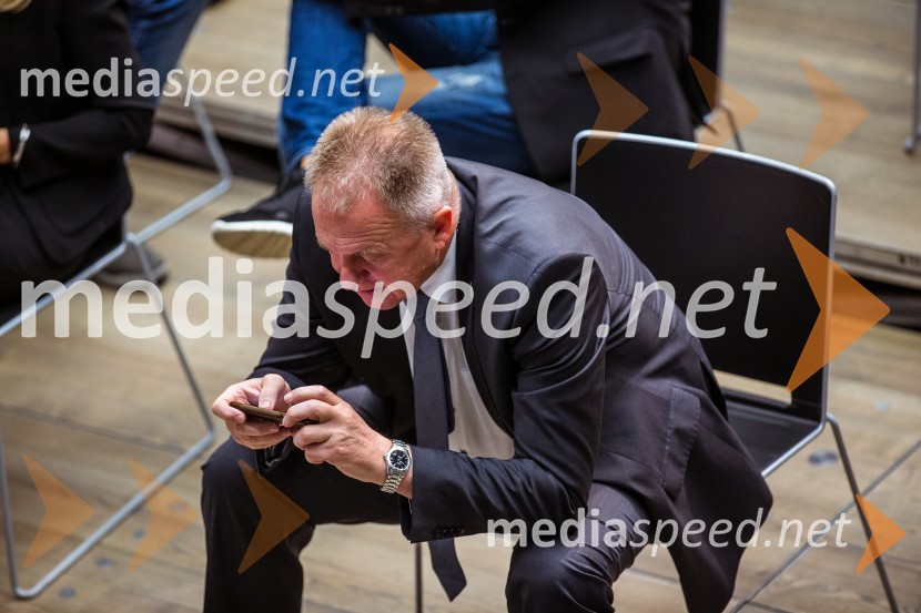  Zdravko Počivalšek, minister za gospodarski razvoj in tehnologijoRazglasitev Michelinovih zvezdic v Sloveniji