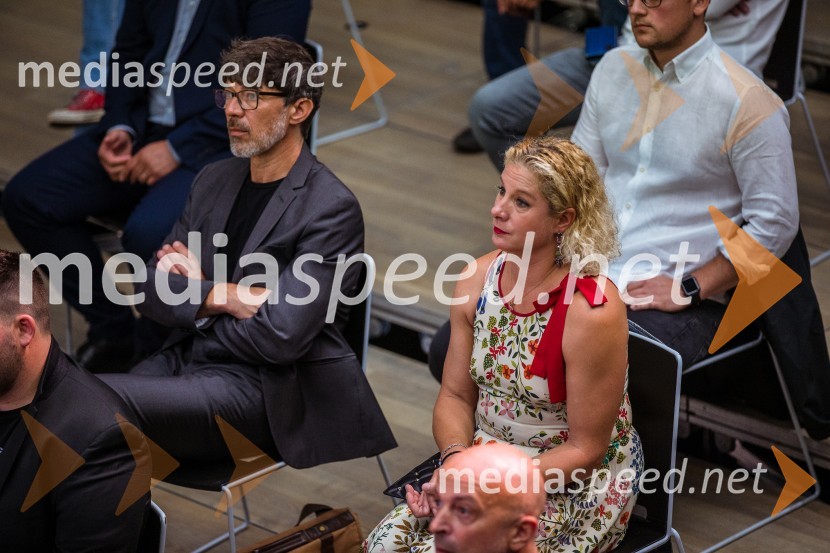  Valter Kramar, Hiša Franko;  Ana Roš Stojan, kuharska mojstrica in najboljša chefinja na svetu po izboru akademije The World's 50 Best Restaurants ter direktorica Hiše FrankoRazglasitev Michelinovih zvezdic v Sloveniji