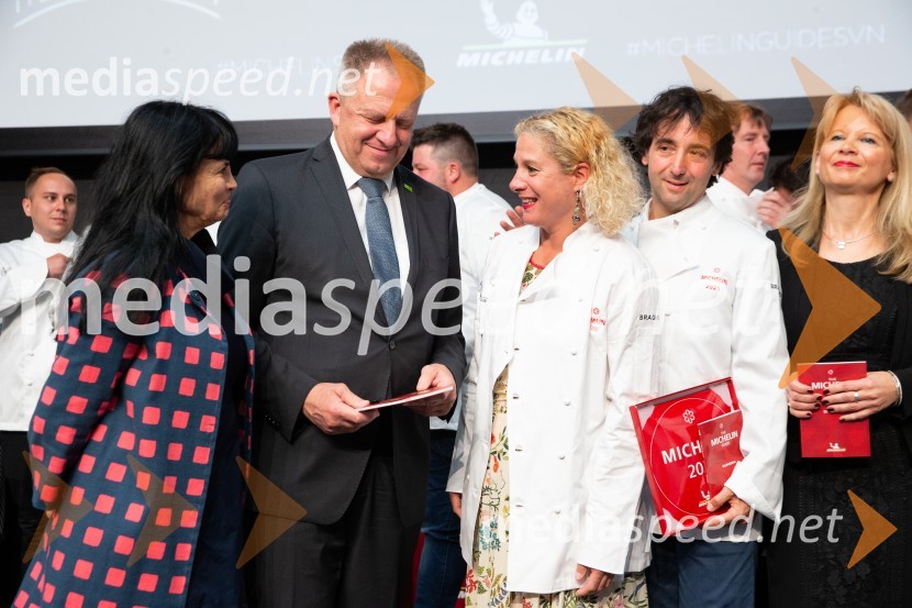  ... ;  Zdravko Počivalšek, minister za gospodarski razvoj in tehnologijo;  Ana Roš Stojan, kuharska mojstrica in najboljša chefinja na svetu po izboru akademije The World's 50 Best Restaurants ter direktorica Hiše Franko;  Tomaž Kavčič, kuharski mojster, Pri Lojzetu, Zemono, podpredsednik BASS; mag. Maja Pak Olaj, direktorica, Slovenska turistična organizacijaRazglasitev Michelinovih zvezdic v Sloveniji