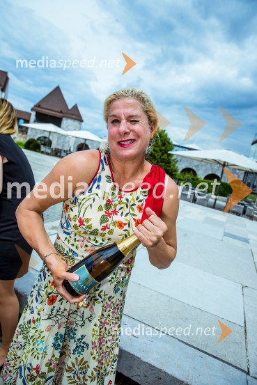  Ana Roš Stojan, kuharska mojstrica in najboljša chefinja na svetu po izboru akademije The World's 50 Best Restaurants ter direktorica Hiše FrankoRazglasitev Michelinovih zvezdic v Sloveniji