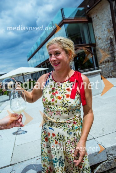  Ana Roš Stojan, kuharska mojstrica in najboljša chefinja na svetu po izboru akademije The World's 50 Best Restaurants ter direktorica Hiše FrankoRazglasitev Michelinovih zvezdic v Sloveniji