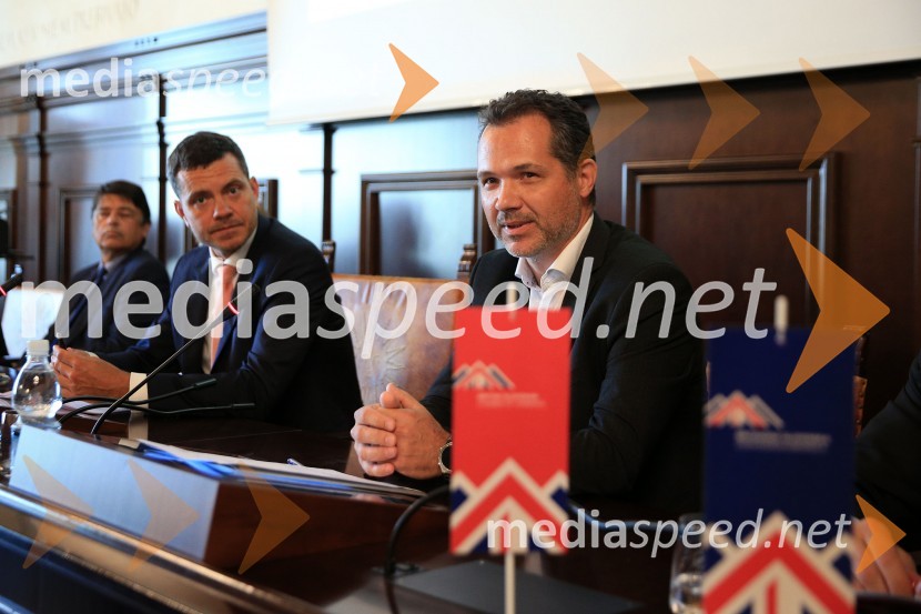  Tadej Gosak, direktor Titus DekaniZajtrk z razlogom, Britansko-slovenska gospodarska zbornica