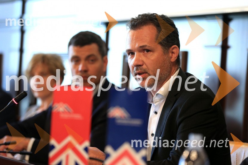  Tadej Gosak, direktor Titus DekaniZajtrk z razlogom, Britansko-slovenska gospodarska zbornica