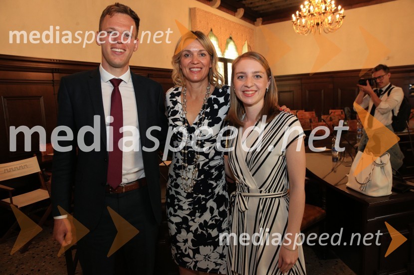  Martin Retelj, Britansko-slovenska gospodarska zbornica;  Barbara Uranjek, direktorica, Britansko-slovenska gospodarska zbornica;  Špela Drobnič Rener, Britansko-slovenska gospodarska zbornicaZajtrk z razlogom, Britansko-slovenska gospodarska zbornica