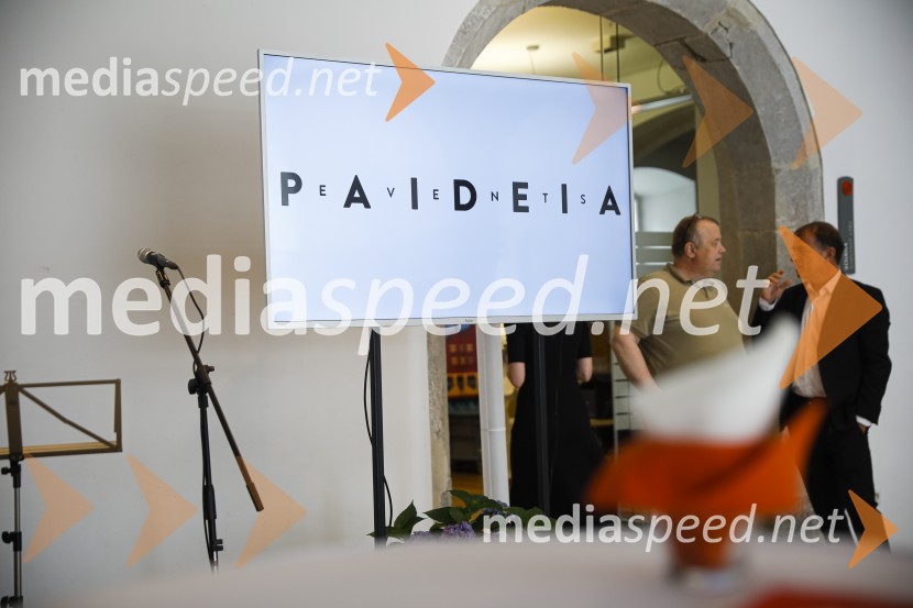 Končno v živo: Predstavitev novih standardov pri organizaciji dogodkov v prihodnje