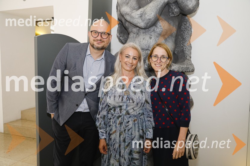  ... ;  Madea Mojca Majhen, direktorica agencije Paideia Events;  Tea Smole, Pro PlusKončno v živo: Predstavitev novih standardov pri organizaciji dogodkov v prihodnje