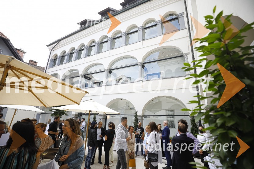 Končno v živo: Predstavitev novih standardov pri organizaciji dogodkov v prihodnje