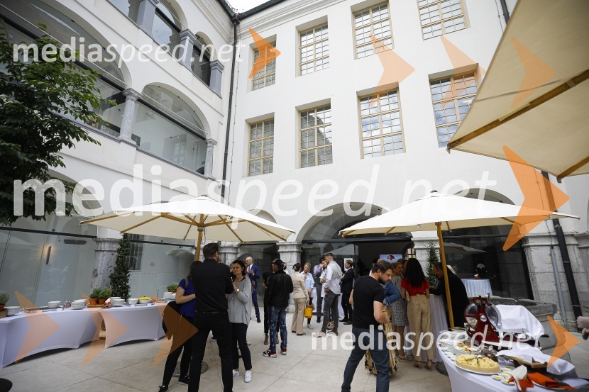 Končno v živo: Predstavitev novih standardov pri organizaciji dogodkov v prihodnje