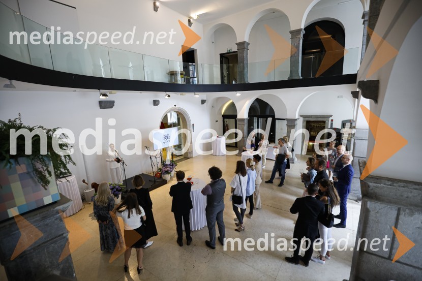 Končno v živo: Predstavitev novih standardov pri organizaciji dogodkov v prihodnje