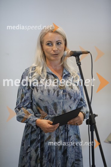  Madea Mojca Majhen, direktorica agencije Paideia EventsKončno v živo: Predstavitev novih standardov pri organizaciji dogodkov v prihodnje