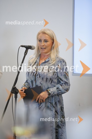  Madea Mojca Majhen, direktorica agencije Paideia EventsKončno v živo: Predstavitev novih standardov pri organizaciji dogodkov v prihodnje