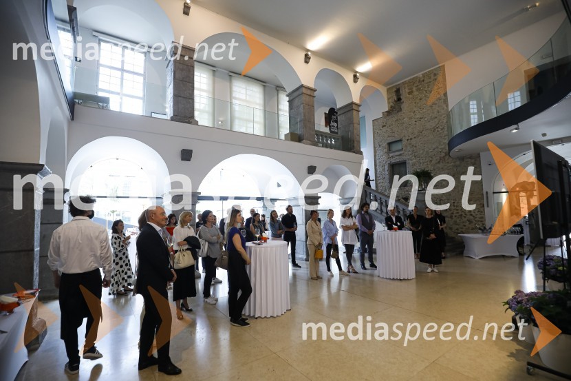 Končno v živo: Predstavitev novih standardov pri organizaciji dogodkov v prihodnje