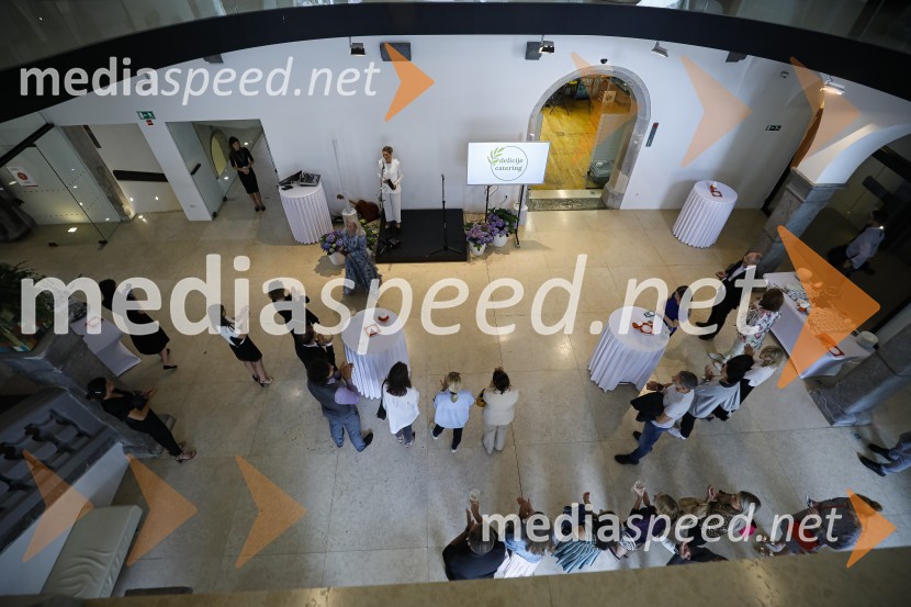 Končno v živo: Predstavitev novih standardov pri organizaciji dogodkov v prihodnje