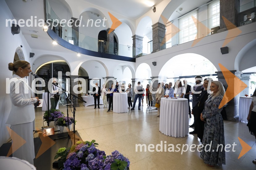 Končno v živo: Predstavitev novih standardov pri organizaciji dogodkov v prihodnje