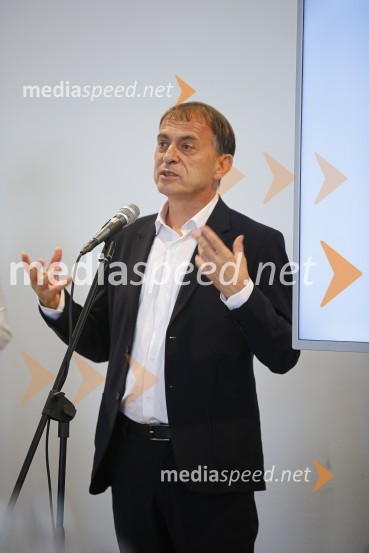  Blaž Peršin, direktor Muzeja in galerije mesta LjubljaneKončno v živo: Predstavitev novih standardov pri organizaciji dogodkov v prihodnje